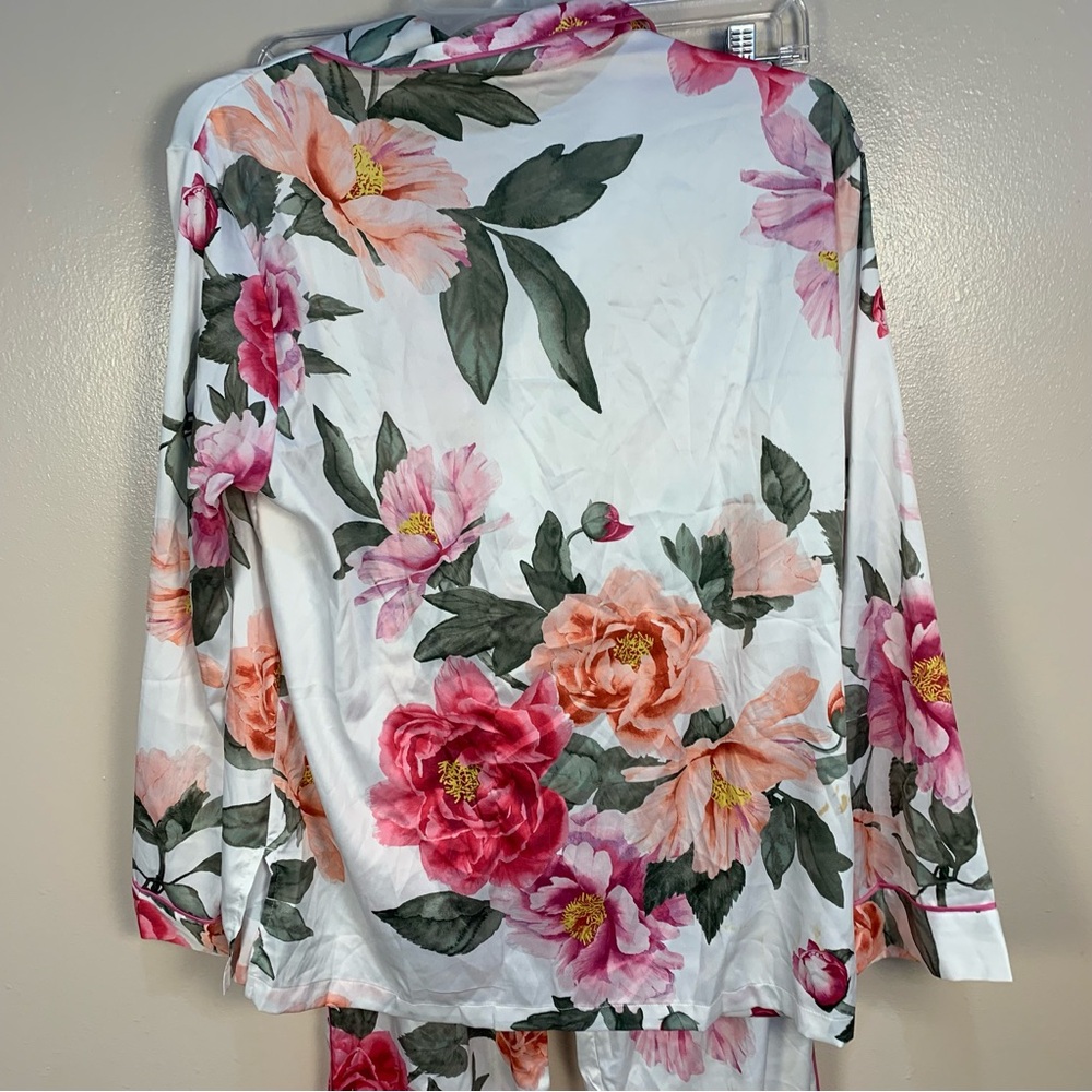 Victoria Secret Floral Satin 2 Set Pajama Top Pants - Picture 15 of 15